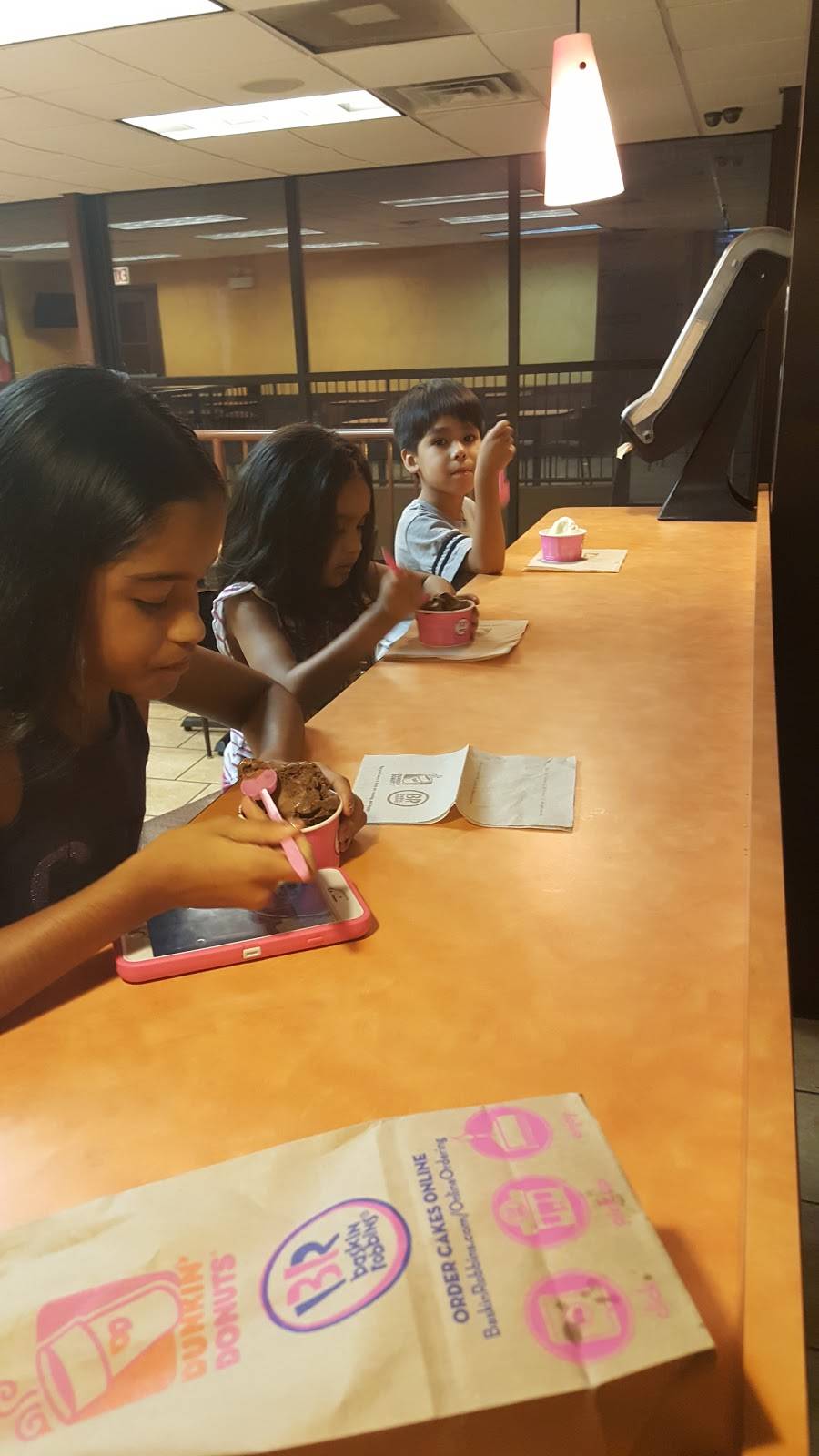 Dunkin Donuts | cafe | 2337 N Cicero Ave, Chicago, IL 60639, USA | 7732371300 OR +1 773-237-1300