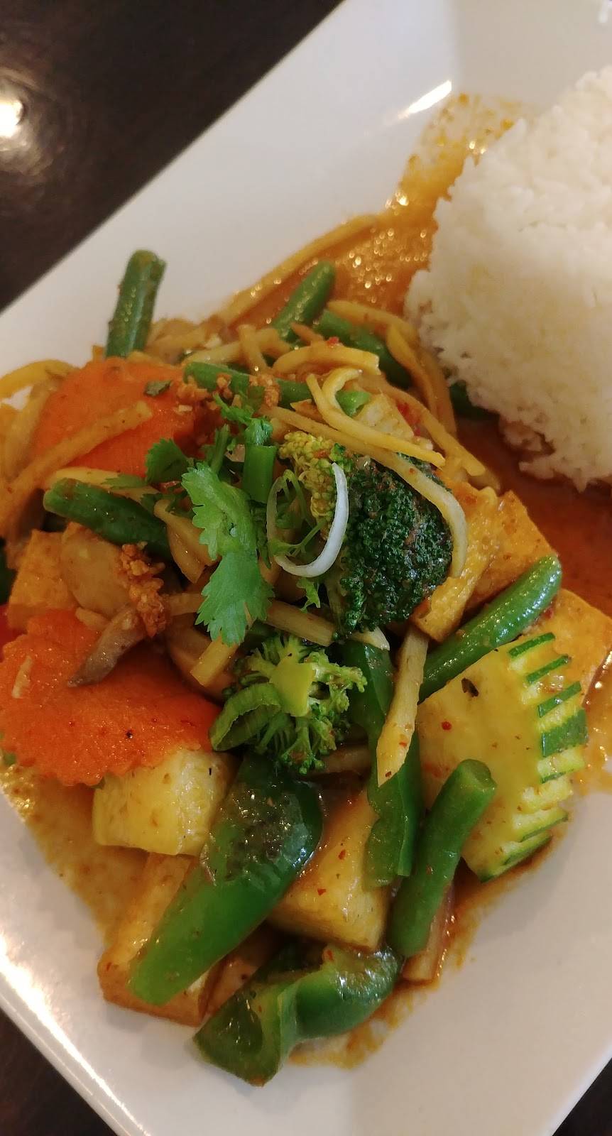 Chai Thai Cuisine | restaurant | 2447 S Orange Ave, Orlando, FL 32806, USA | 4078418981 OR +1 407-841-8981