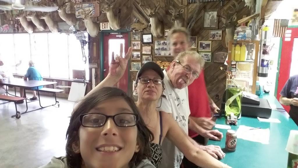 Red Cove Cafe & Marina | restaurant | 255 Co Rd 2611, Mico, TX 78056, USA | 8307512902 OR +1 830-751-2902
