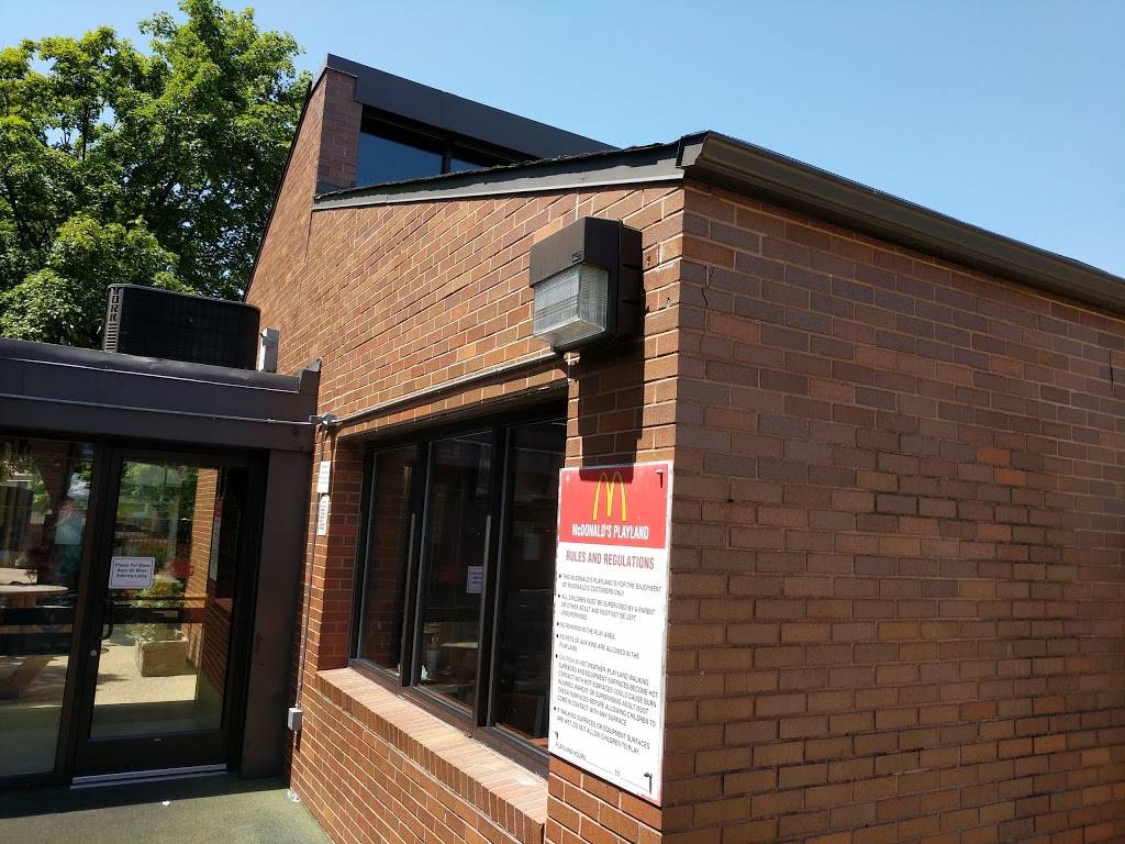 McDonalds | cafe | 6165 Arlington Blvd, Falls Church, VA 22044, USA | 7035339630 OR +1 703-533-9630