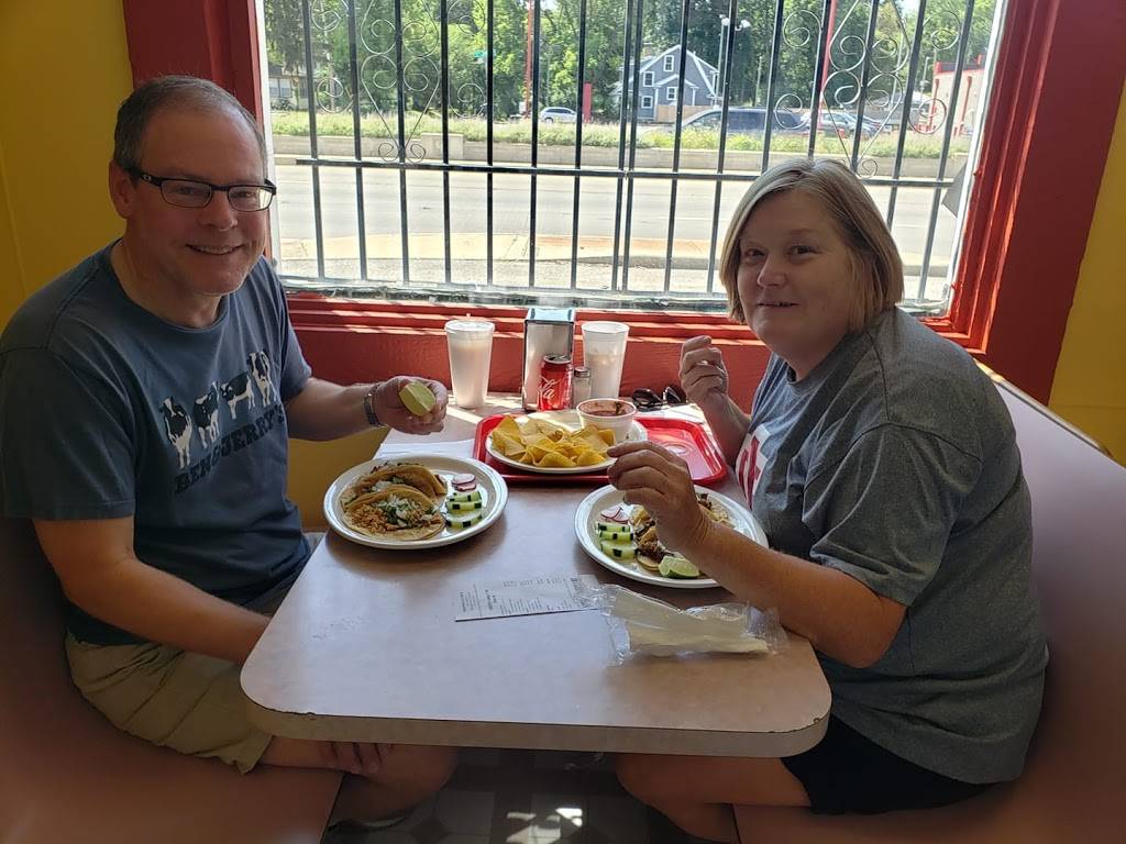 Taqueria La Chela | restaurant | 720 E 38th St, Indianapolis, IN 46205, USA | 3174262202 OR +1 317-426-2202