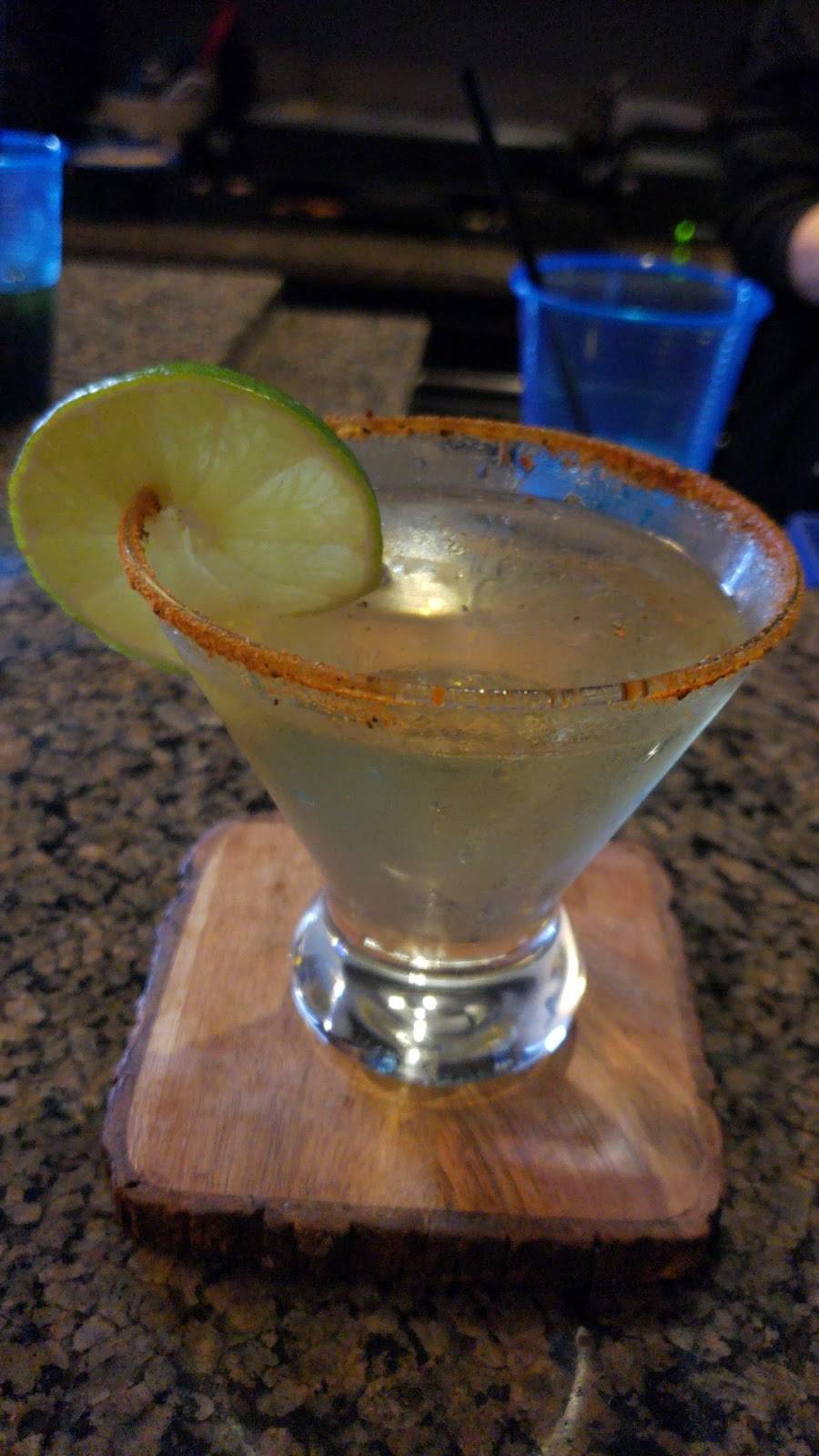 Blue Tin Martini Lounge | restaurant | 312 Liberty St, Morris, IL 60450, USA | 8155133942 OR +1 815-513-3942