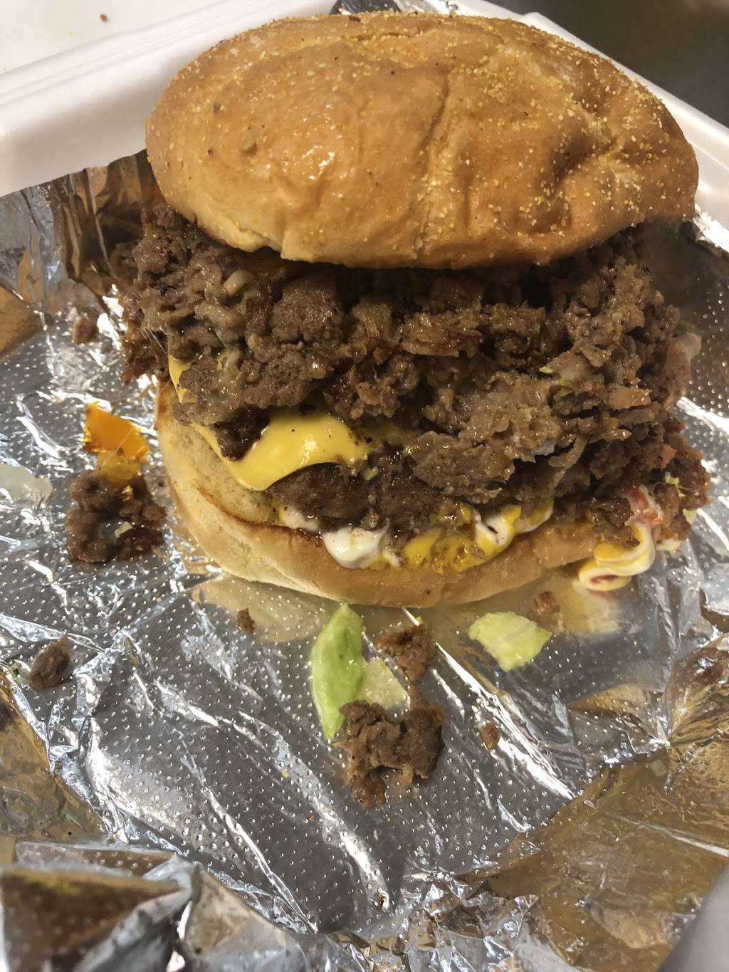 2 star Jr | restaurant | 2531 Chelsea Ave, Memphis, TN 38108, USA | 9015524509 OR +1 901-552-4509