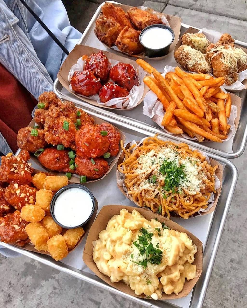 Fire Wings Silber | restaurant | 1106 Silber Rd, Houston, TX 77055, USA | 7137148476 OR +1 713-714-8476