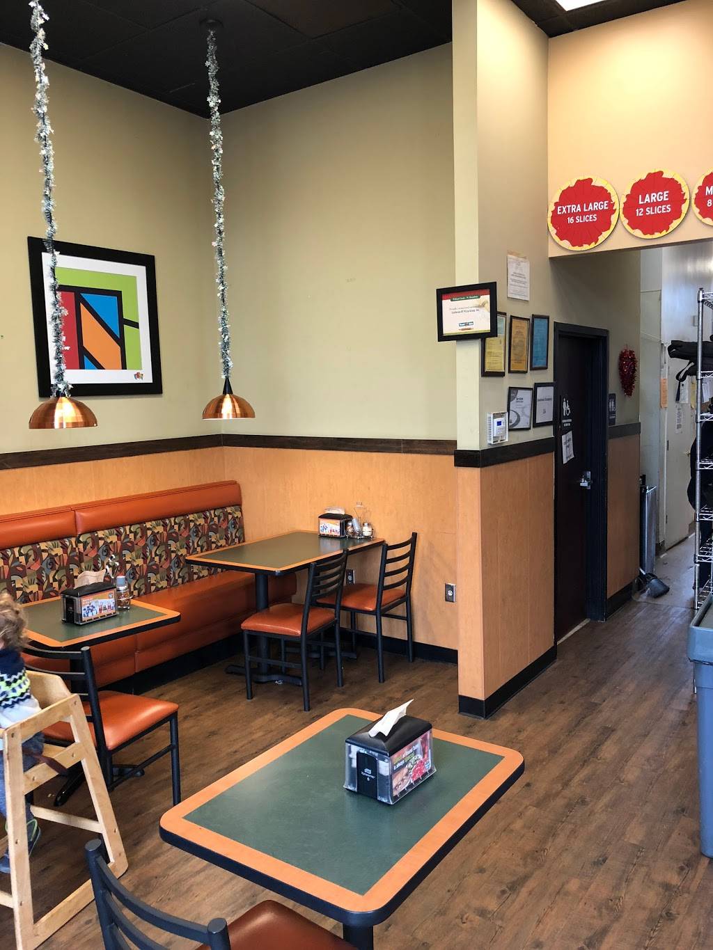 Round Table Pizza | meal delivery | 1776 N Broadway, Walnut Creek, CA 94596, USA | 9259457878 OR +1 925-945-7878