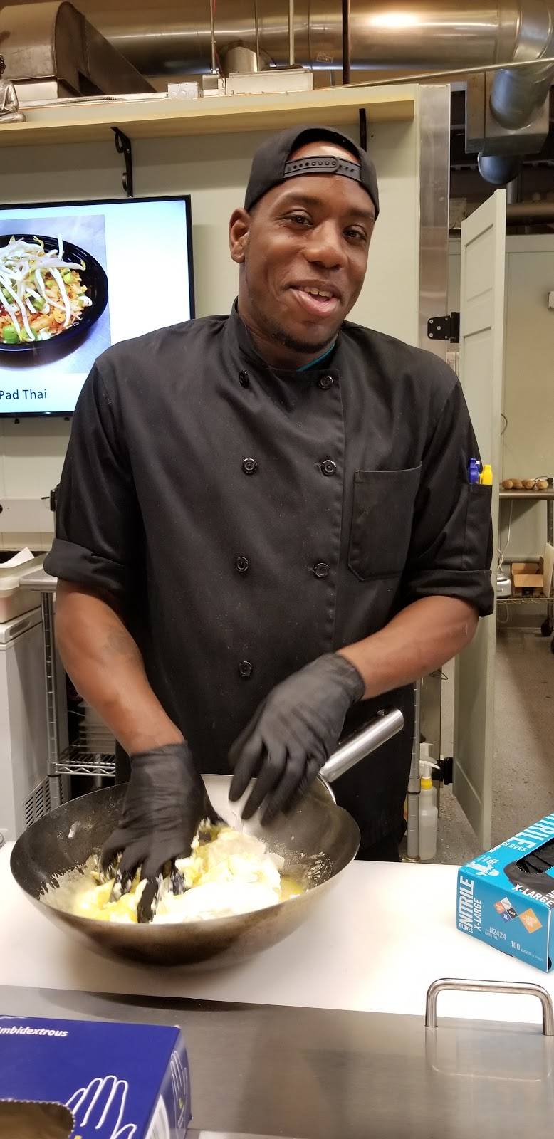 Mimis Gourmet Egg Rolls and Curry Bowls | restaurant | 1801 Race St, Cincinnati, OH 45202, USA | 5137674060 OR +1 513-767-4060