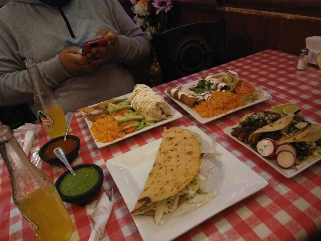 Cinderellas | restaurant | 108 Victory Blvd, Staten Island, NY 10301, USA | 7182854333 OR +1 718-285-4333