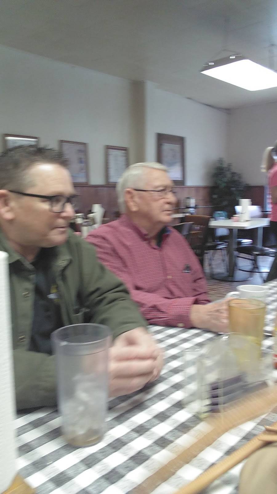 Dawns Diner | restaurant | 200 E Main St, Marmaduke, AR 72443, USA | 8707832424 OR +1 870-783-2424