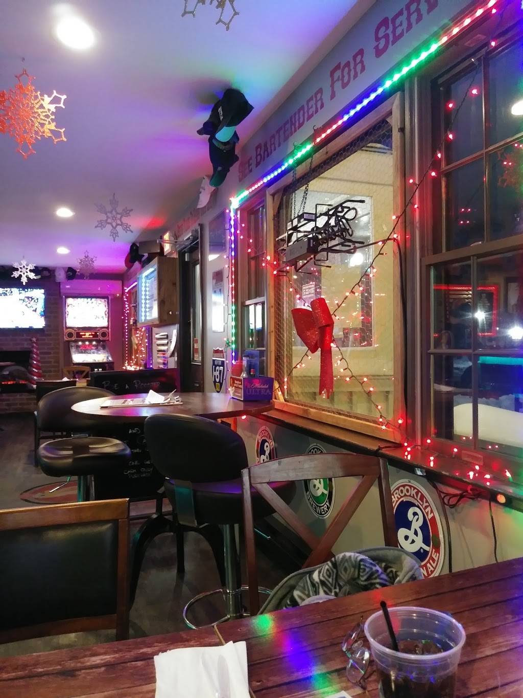 Roosters Wings & Brew | restaurant | 1 Baker St, Mohegan Lake, NY 10547, USA | 9147431797 OR +1 914-743-1797