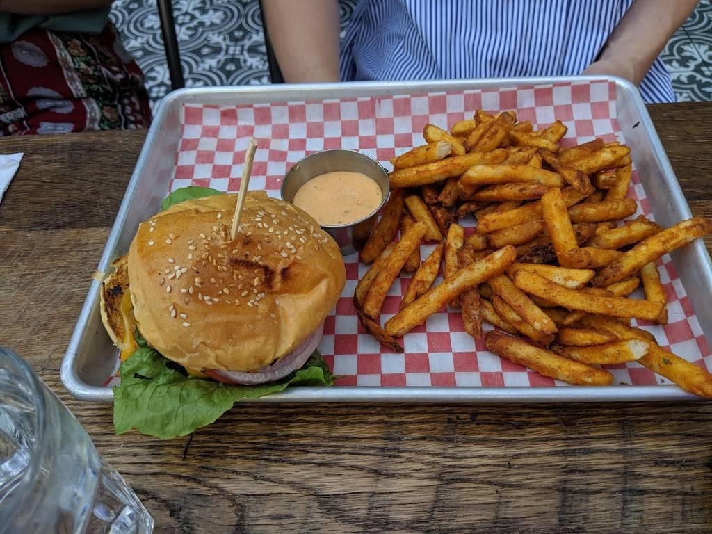 3 Amigos | restaurant | 1007 Boulevard des Seigneurs, Terrebonne, QC J6W 3W5, Canada | 4503263200 OR +1 450-326-3200