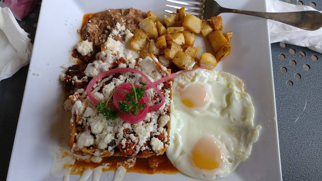 Los Chilaquiles | restaurant | 2015 Birch Rd, Chula Vista, CA 91915, USA | 6193975282 OR +1 619-397-5282