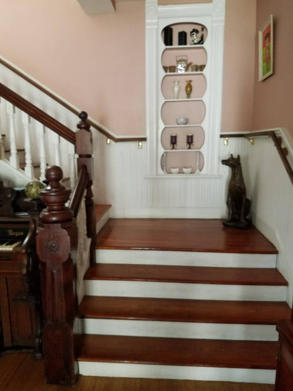 The August Seven Inn | restaurant | 1209 S Peninsula Dr, Daytona Beach, FL 32118, USA | 3862488420 OR +1 386-248-8420