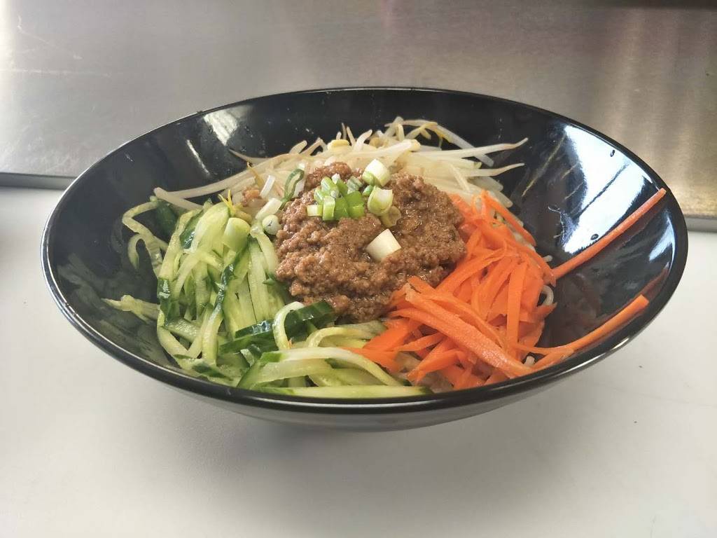 Longlong noodles 鲜味居 | restaurant | 425 McArthur Ave. #5, Ottawa, ON K1K 1G5, Canada | 6137412531 OR +1 613-741-2531