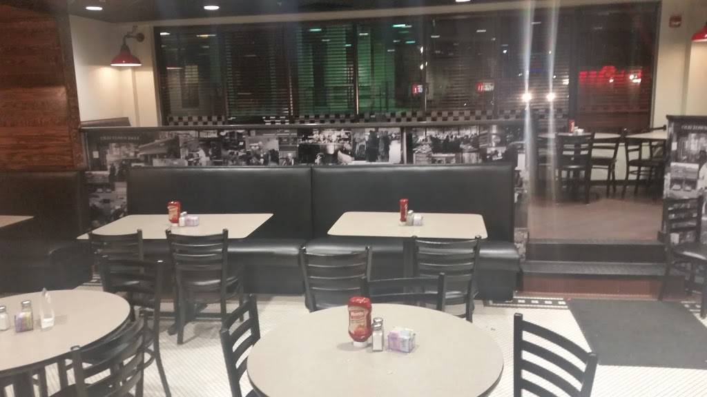 Chappys Express | restaurant | 2055 E South Blvd, Montgomery, AL 36116, USA | 3342869200 OR +1 334-286-9200