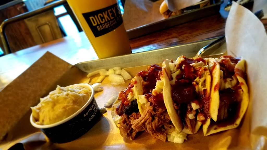 Dickeys Barbecue Pit | restaurant | 10463 Gibsonton Dr, Riverview, FL 33578, USA | 8133331773 OR +1 813-333-1773
