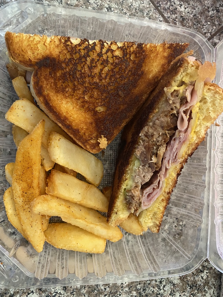 Funny Farm Restaurant | restaurant | 4898-150 San Felipe Rd, San Jose, CA 95135, USA | 4086226953 OR +1 408-622-6953