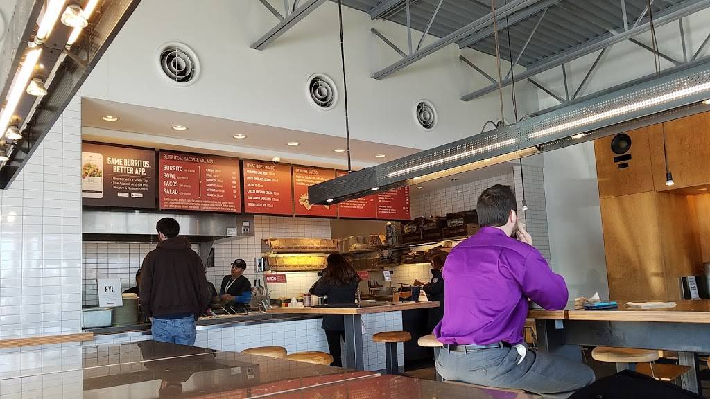 Chipotle Mexican Grill | restaurant | 530 Memorial Dr Ste A, Chicopee, MA 01020, USA | 4135925455 OR +1 413-592-5455