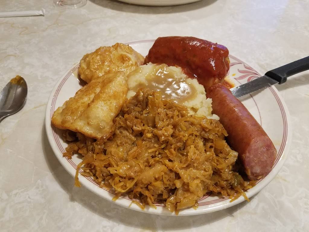 Lukichs Family Dining | restaurant | 3900 Rochester Rd, Troy, MI 48083, USA | 2485289955 OR +1 248-528-9955