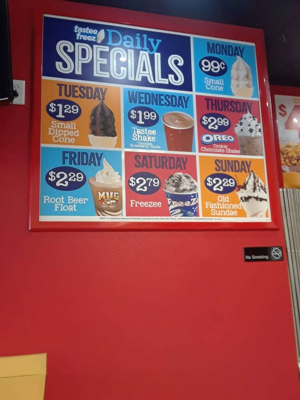 Wienerschnitzel | restaurant | 6111 W Sahara Ave, Las Vegas, NV 89146, USA | 7028735979 OR +1 702-873-5979