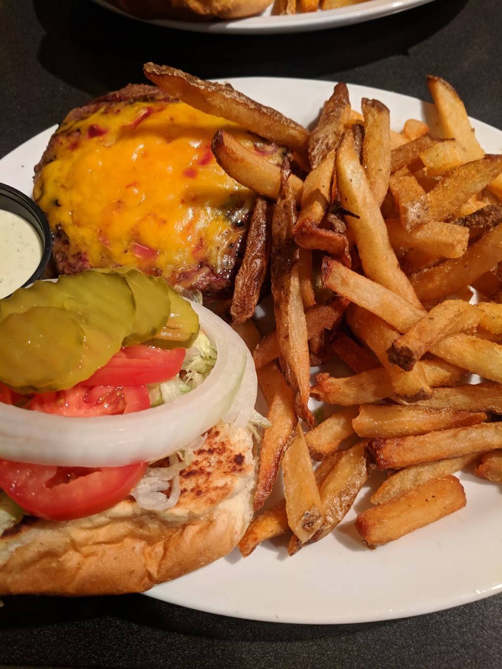 Chumleys | restaurant | 122 N 3rd St, Lafayette, IN 47901, USA | 7654209372 OR +1 765-420-9372