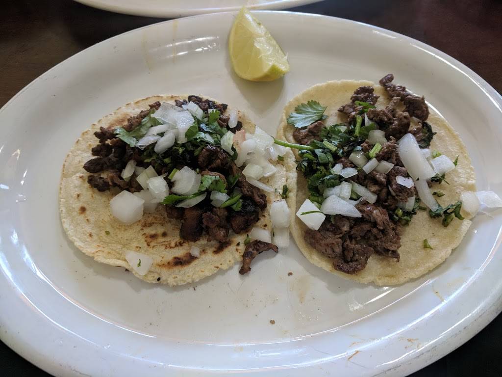 El Huarachito | restaurant | 3010 N Broadway, Los Angeles, CA 90031, USA | 3232230476 OR +1 323-223-0476