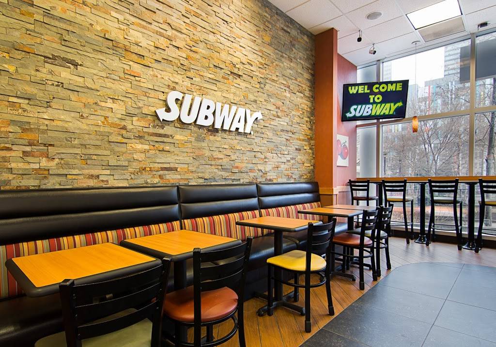 Subway Restaurants | restaurant | 333 E Benton Pl #107, Chicago, IL 60601, USA | 3124488084 OR +1 312-448-8084