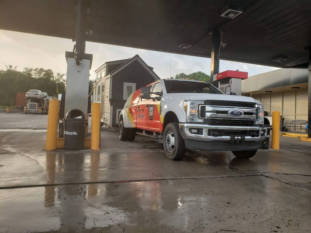 Pilot Travel Center | restaurant | 1915 E Raccoon Valley Dr, Heiskell, TN 37754, USA | 8659381439 OR +1 865-938-1439