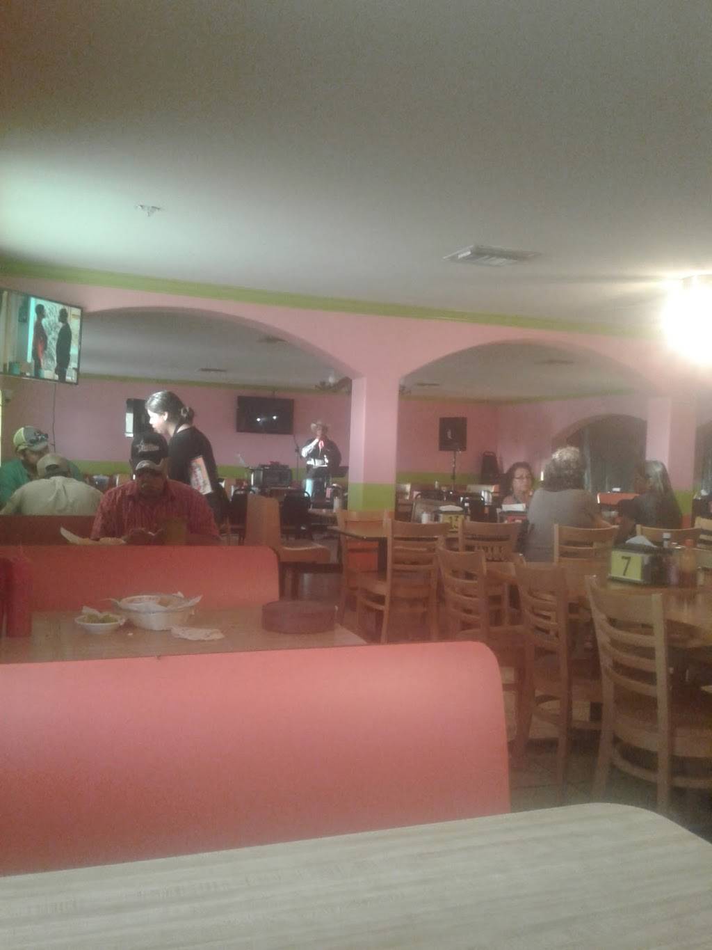 Playa Cancun Mexican/Seafood Restaurant | restaurant | 601 US-281, Pleasanton, TX 78064, USA | 8305698836 OR +1 830-569-8836