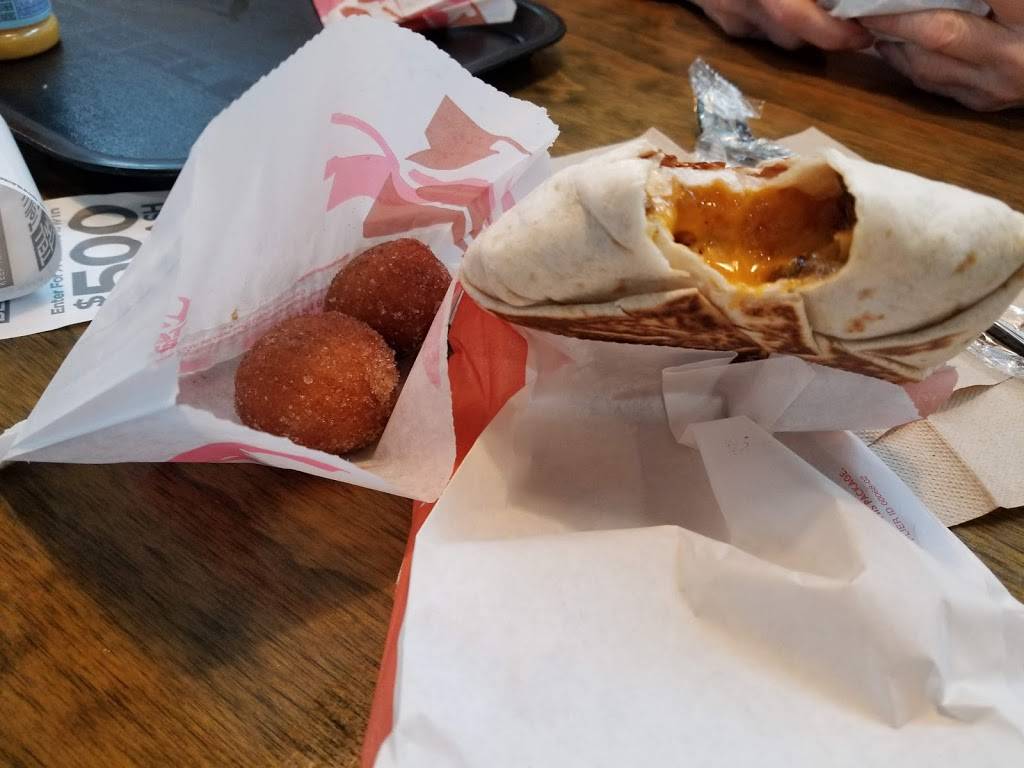 Taco Bell | meal takeaway | 115 E Water St, Oak Harbor, OH 43449, USA | 4196076280 OR +1 419-607-6280