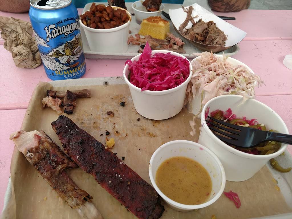 Pink Pig BBQ | restaurant | 35 Narragansett Ave, Jamestown, RI 02835, USA | 4012973258 OR +1 401-297-3258
