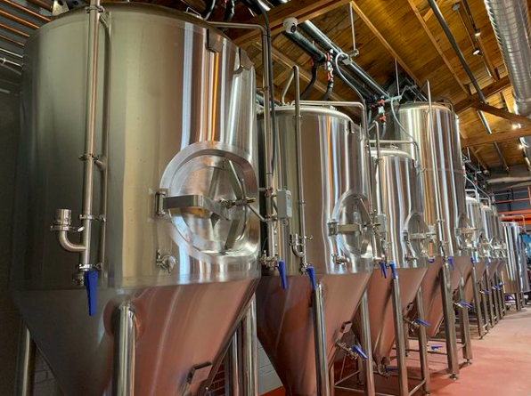 Double Clutch Brewing Company | restaurant | 2121 Ashland Ave, Evanston, IL 60201, USA | 2244567890 OR +1 224-456-7890