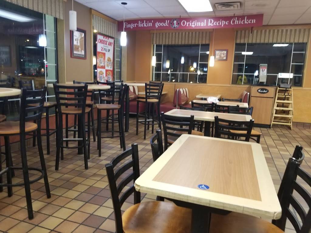 KFC | restaurant | 1020 Winneconne Ave, Neenah, WI 54956, USA | 9207257525 OR +1 920-725-7525
