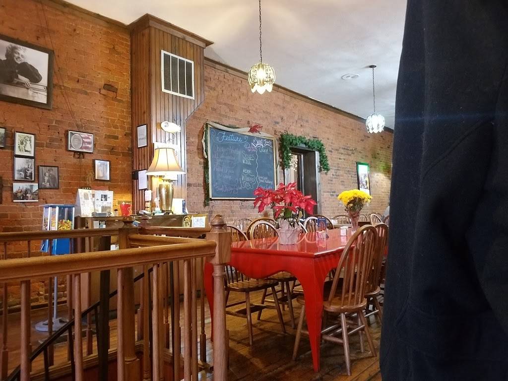 Yesterdaze | restaurant | 101 S 2nd St, Boonville, IN 47601, USA | 8128970858 OR +1 812-897-0858