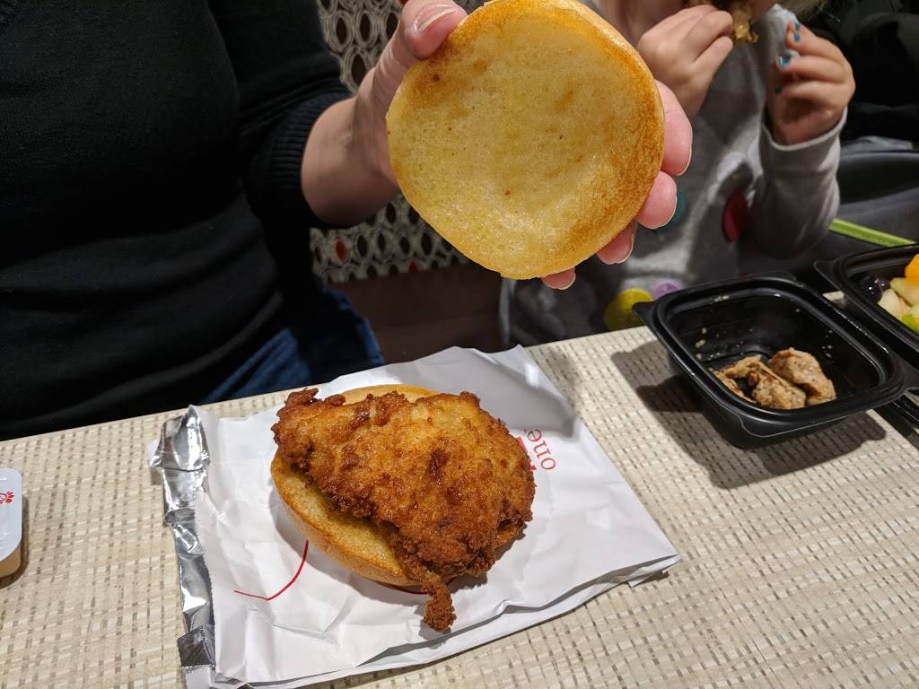 Chick-fil-A Maplewood | restaurant | 3045 White Bear Ave, Maplewood, MN 55109, USA | 6517772329 OR +1 651-777-2329