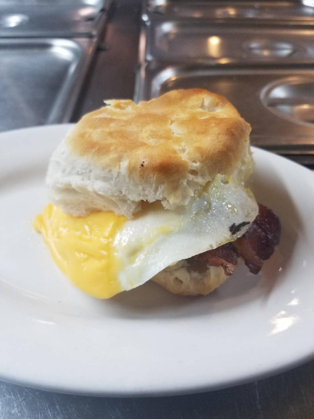 Cindys Center Grill | restaurant | 180 Main St, Center, KY 42214, USA | 2705651800 OR +1 270-565-1800