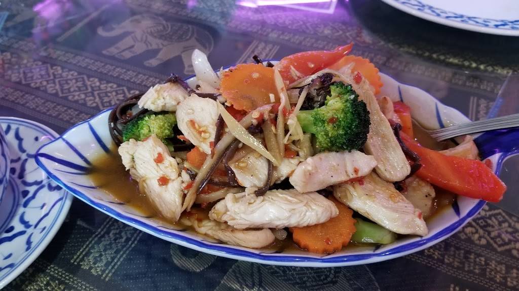 Orchid Thai | restaurant | 15474 Yonge St, Aurora, ON L4G 1P2, Canada | 9057262988 OR +1 905-726-2988