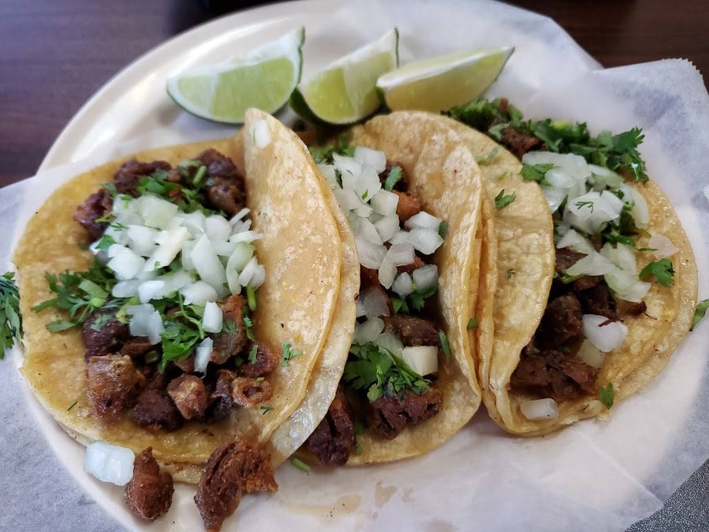 Lucas Tacos | restaurant | 1150 W Pioneer Dr, Irving, TX 75061, USA | 9722036770 OR +1 972-203-6770