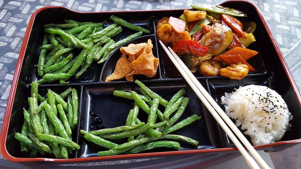 Bento Asian Kitchen + Sushi | restaurant | 3832 W Newberry Rd #1J, #4830, Gainesville, FL 32607, USA | 3523778686 OR +1 352-377-8686