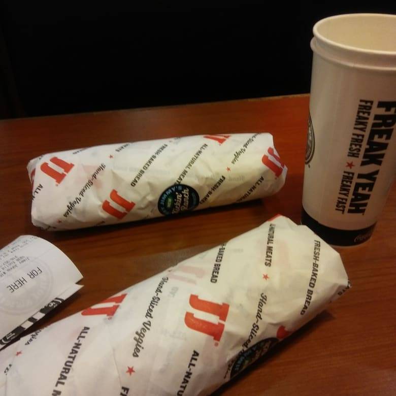 Subway | restaurant | 1800 Euclid Ave, Cleveland, OH 44115, USA | 2166871017 OR +1 216-687-1017