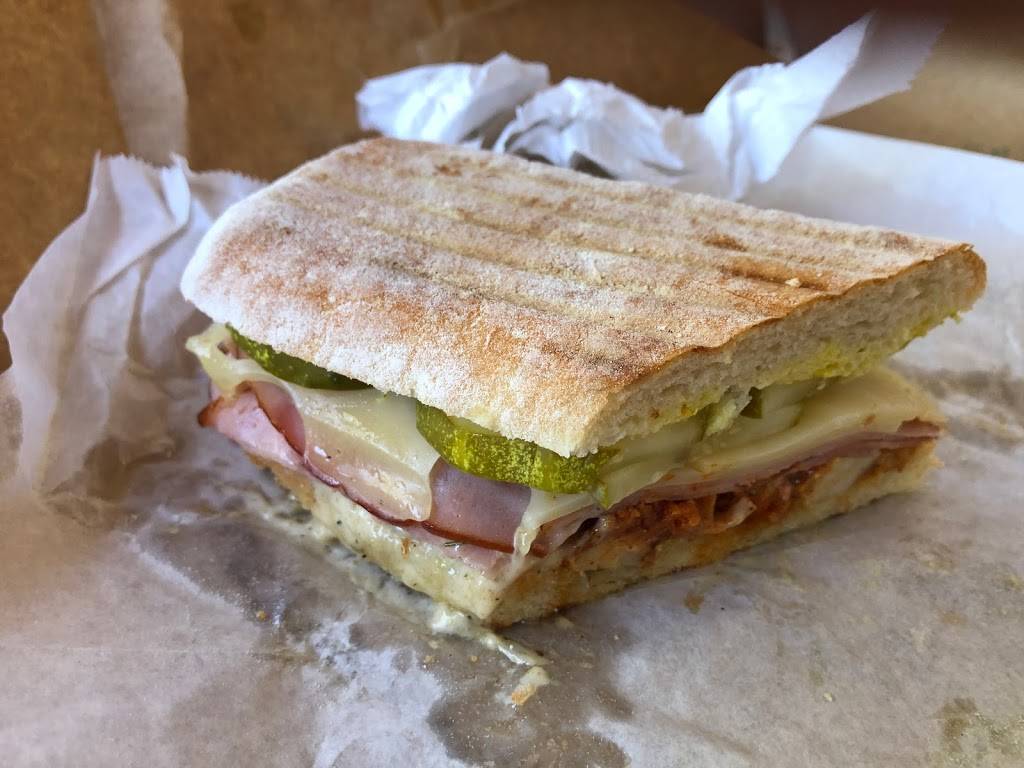 Clawsons Pub & Deli | restaurant | 1205 4th Ave S, Nashville, TN 37210, USA | 6154846069 OR +1 615-484-6069