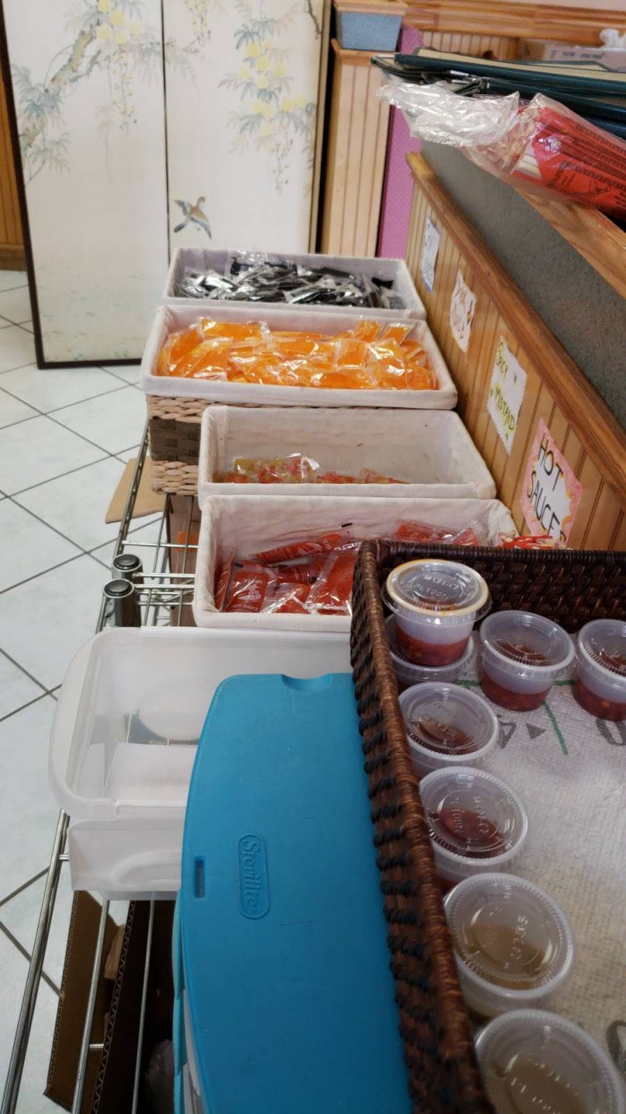 China Delight | restaurant | 1 Newport Dr, Forest Hill, MD 21050, USA | 4108779490 OR +1 410-877-9490