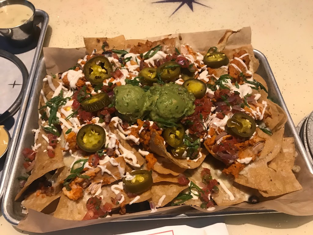 Kings Dining & Entertainment | restaurant | 52 Second Ave, Burlington, MA 01803, USA | 7812384400 OR +1 781-238-4400