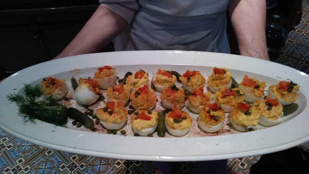 Jack in the Box | restaurant | 7260 N Stemmons Fwy, Dallas, TX 75247, USA | 2146375758 OR +1 214-637-5758