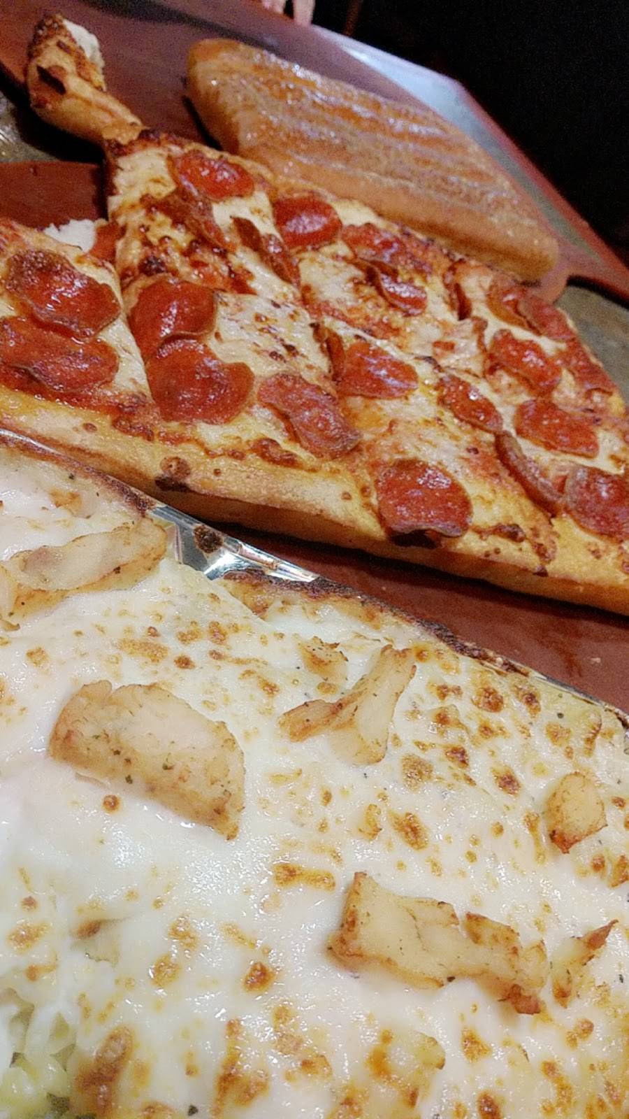 Pizza Hut | restaurant | 3181 Geer Rd, Turlock, CA 95382, USA | 2096322280 OR +1 209-632-2280