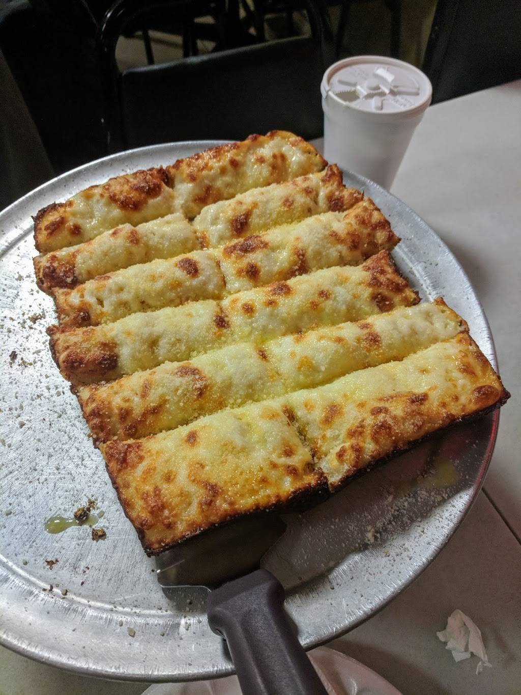 Sals Pizza | restaurant | 5084 Chase Rd, Dearborn, MI 48126, USA | 3135815700 OR +1 313-581-5700