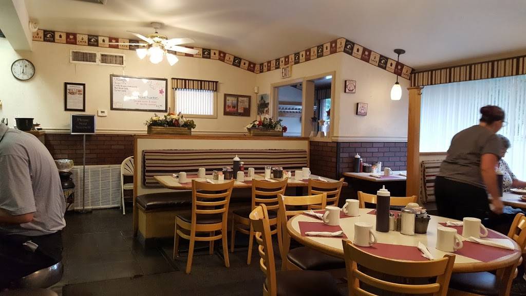 Chez Ben Diner | restaurant | 927 Center St, Manchester, CT 06040, USA | 8606494011 OR +1 860-649-4011