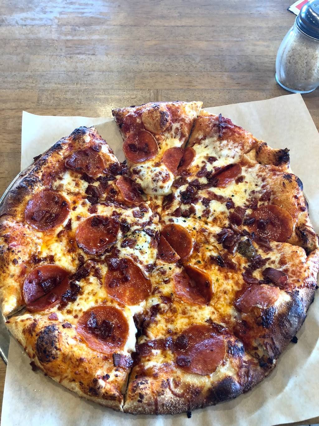 Shakeys Pizza Parlor | restaurant | 16940 Slover Ave, Fontana, CA 92337, USA | 9098290988 OR +1 909-829-0988