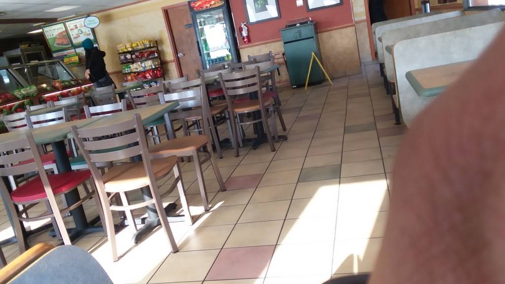 Subway | restaurant | 1150 W Kemper Rd, Cincinnati, OH 45240, USA | 5138256704 OR +1 513-825-6704
