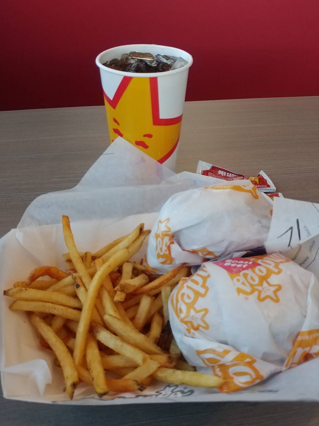 Hardees | restaurant | 7099 11th St N, Oakdale, MN 55128, USA | 6517319167 OR +1 651-731-9167