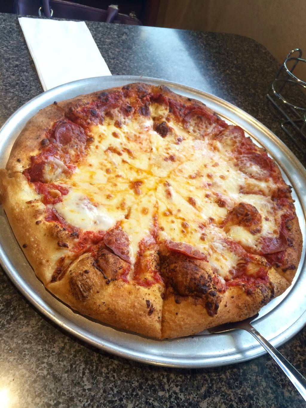 Faro Italian Pizza | restaurant | 117 W Main St, Middleville, MI 49333, USA | 2697957911 OR +1 269-795-7911